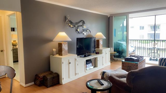 1 Royal Palm Way 201, Boca Raton, FL 33432