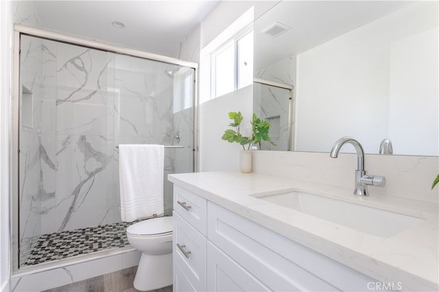 1032 N Oxford, Los Angeles, CA 90029