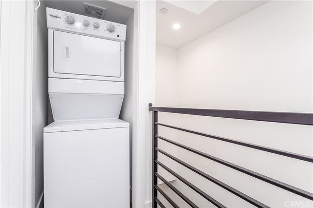 1032 N Oxford, Los Angeles, CA 90029