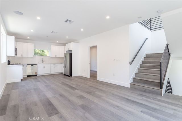 1032 N Oxford, Los Angeles, CA 90029