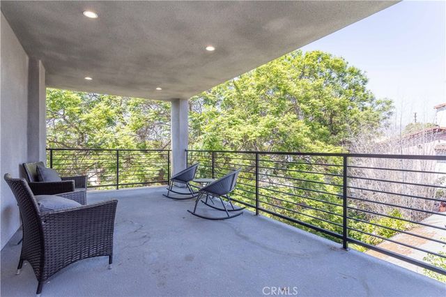 1032 N Oxford, Los Angeles, CA 90029