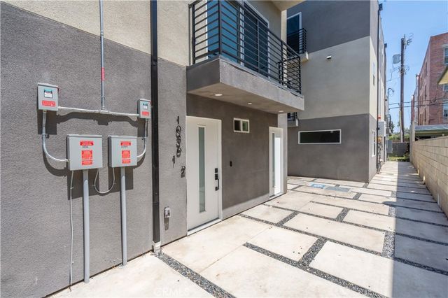 1032 N Oxford, Los Angeles, CA 90029