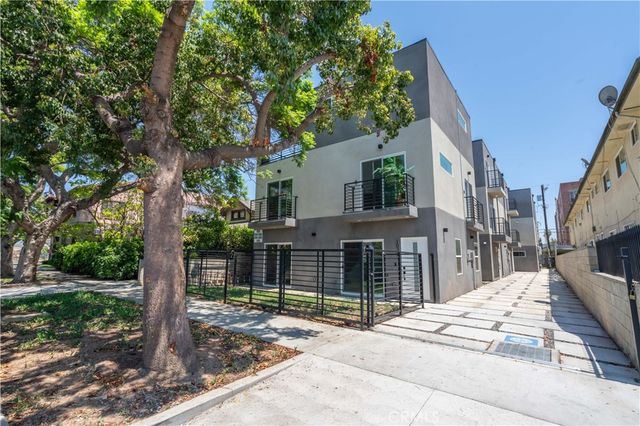 1032 N Oxford, Los Angeles, CA 90029