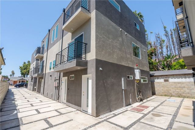 1032 N Oxford, Los Angeles, CA 90029