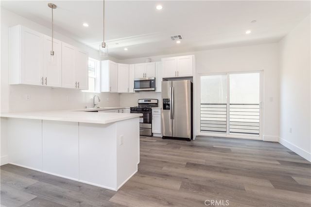 1032 N Oxford, Los Angeles, CA 90029