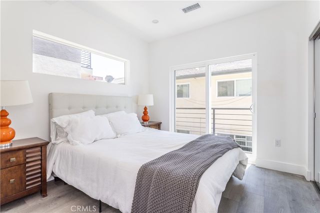 1032 N Oxford, Los Angeles, CA 90029