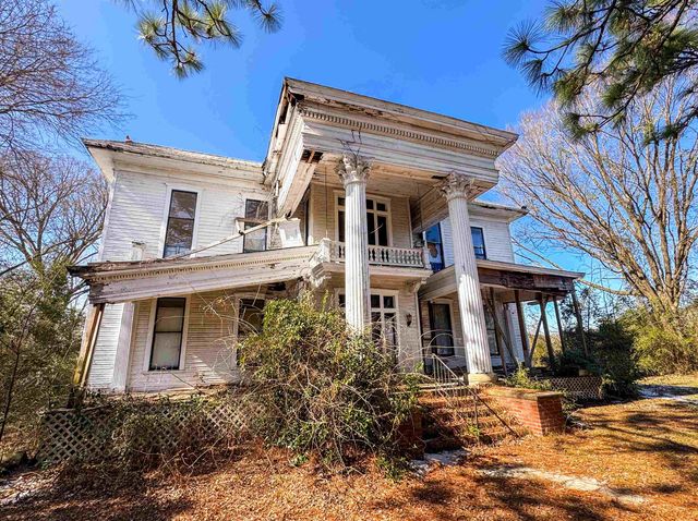 775 N. Lake St, Waskom, TX 75692