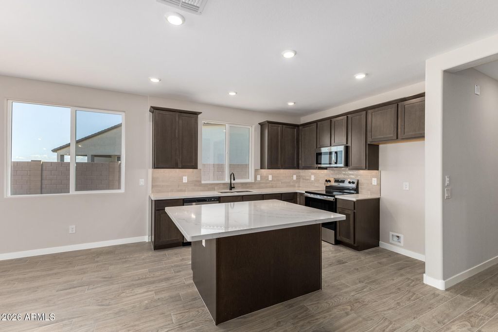 Image 2 of property listing at 1277 E Ridgerock Loop, Casa Grande, AZ 85122