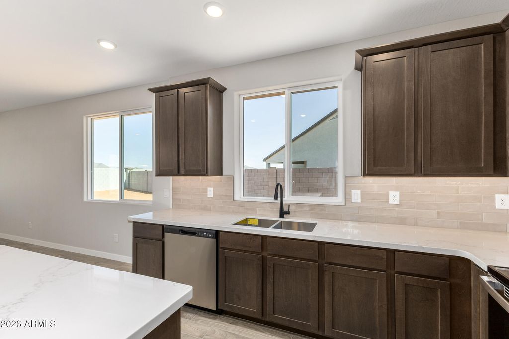 Image 5 of property listing at 1277 E Ridgerock Loop, Casa Grande, AZ 85122
