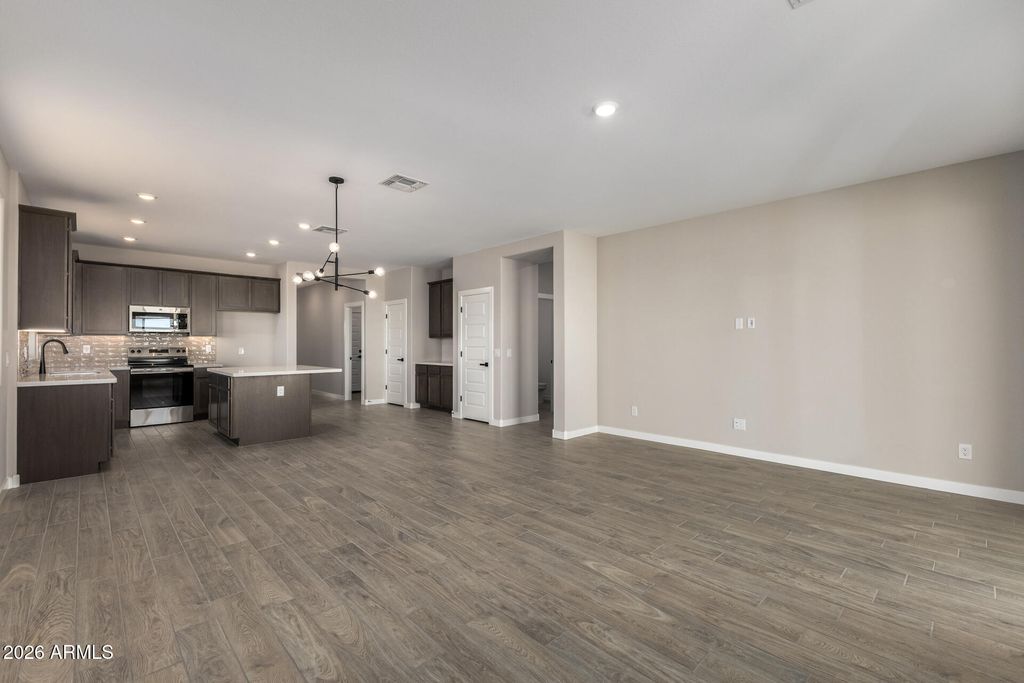 Image 6 of property listing at 1277 E Ridgerock Loop, Casa Grande, AZ 85122