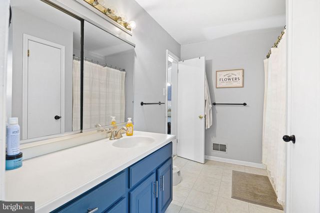 212 GRAYS LN, Lansdale, PA 19446
