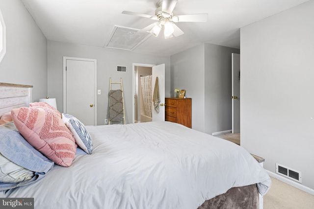 212 GRAYS LN, Lansdale, PA 19446