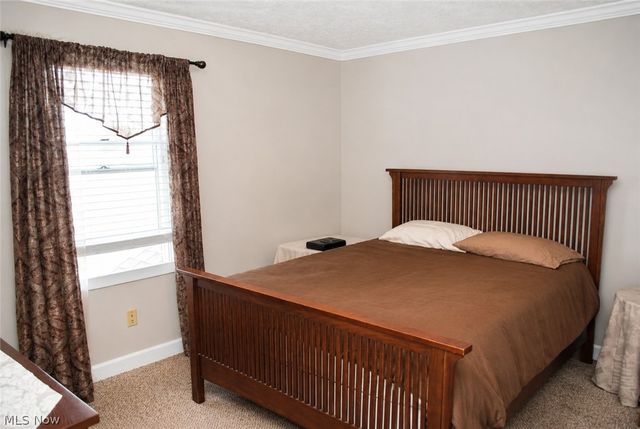 5887 Boxwood Drive, Lorain, OH 44053