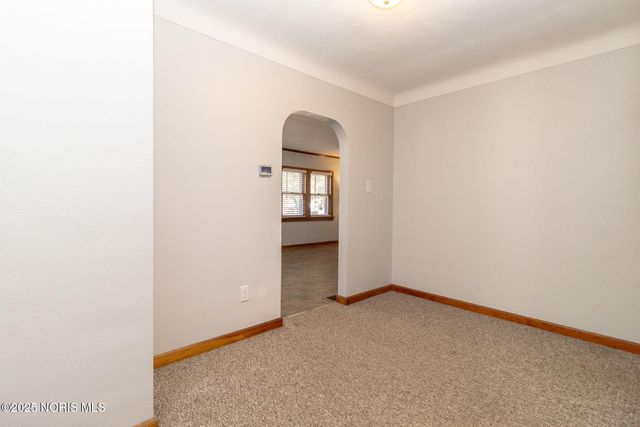 402 E Indiana Avenue, Maumee, OH 43537