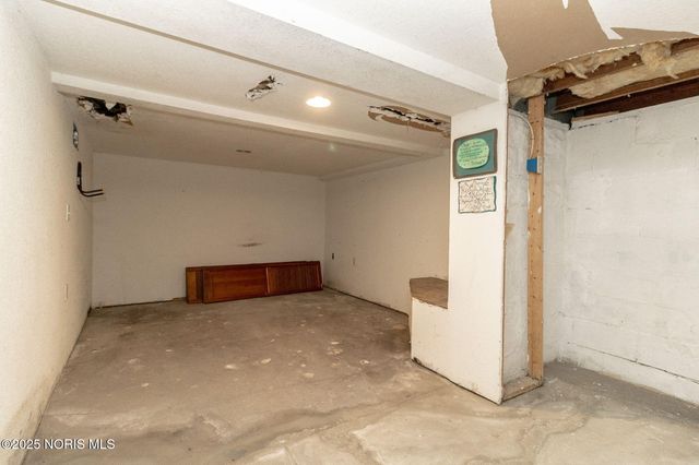 402 E Indiana Avenue, Maumee, OH 43537