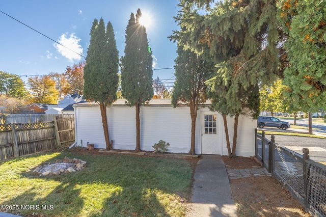 402 E Indiana Avenue, Maumee, OH 43537