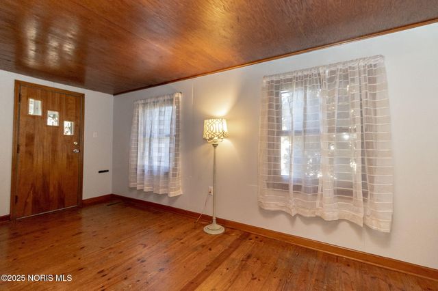 402 E Indiana Avenue, Maumee, OH 43537