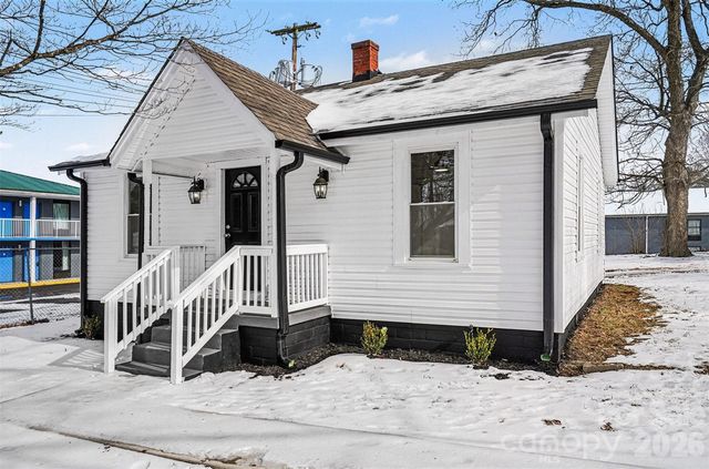 3042 N Oxford Street, Claremont, NC 28610