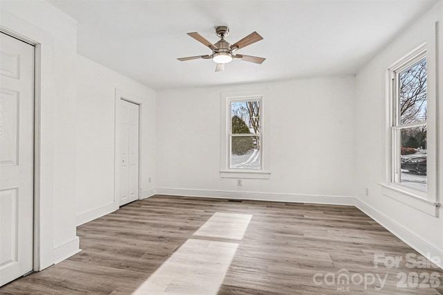 3042 N Oxford Street, Claremont, NC 28610