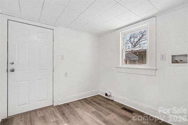 3042 N Oxford Street, Claremont, NC 28610