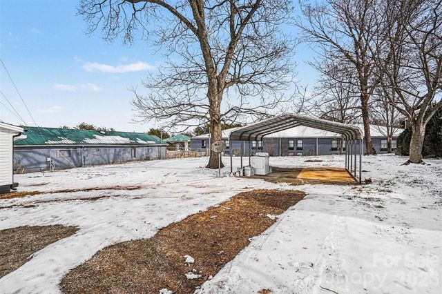 3042 N Oxford Street, Claremont, NC 28610