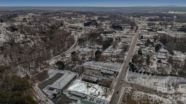 3042 N Oxford Street, Claremont, NC 28610