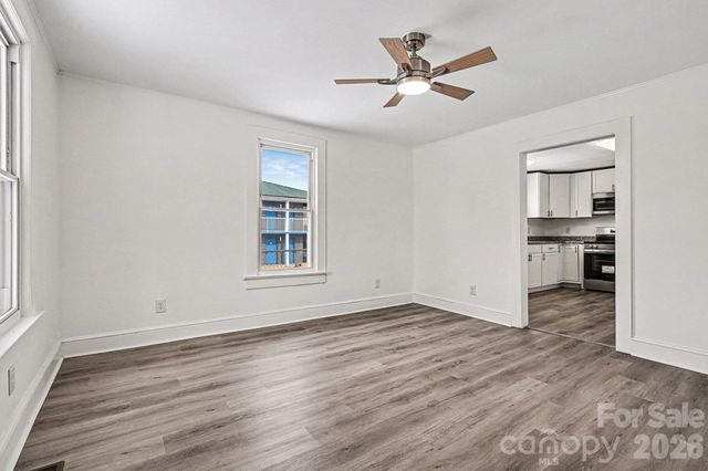 3042 N Oxford Street, Claremont, NC 28610