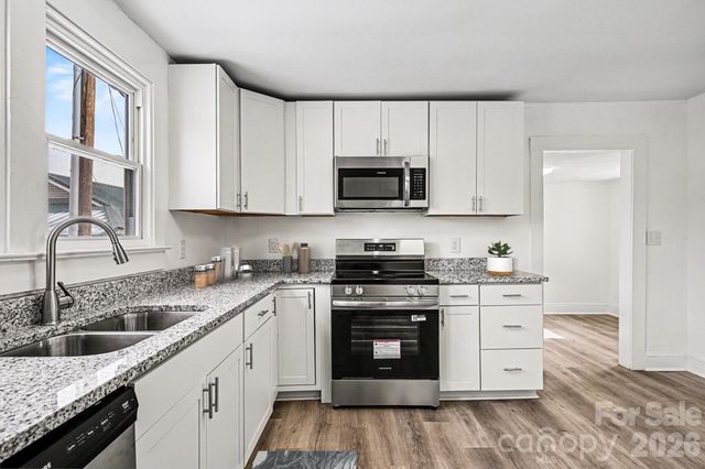 3042 N Oxford Street, Claremont, NC 28610