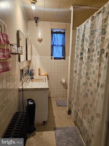 1035 COTTON ST, Reading, PA 19602