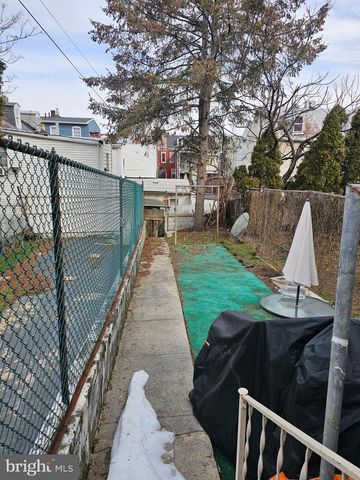 1035 COTTON ST, Reading, PA 19602