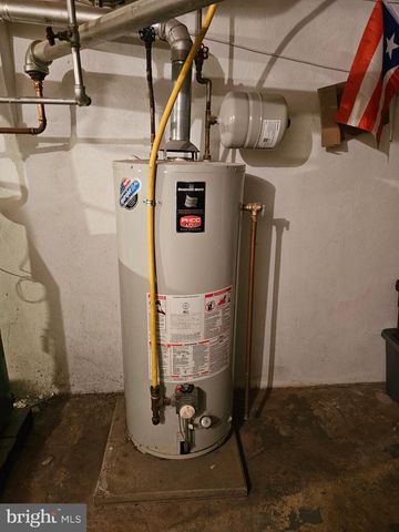 1035 COTTON ST, Reading, PA 19602