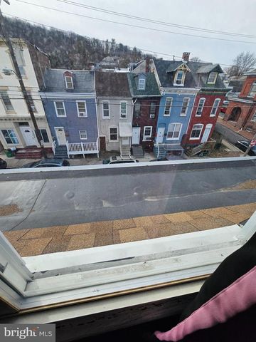 1035 COTTON ST, Reading, PA 19602