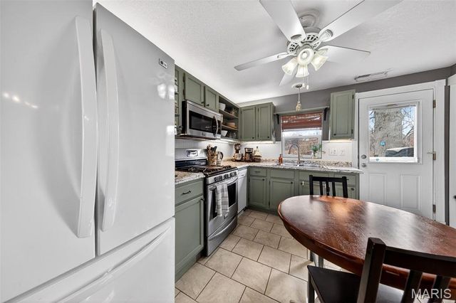 2433 Ridgecrest Drive, Arnold, MO 63010