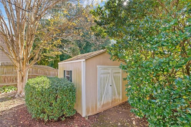 2613 Lakefield Court., Marietta, GA 30064