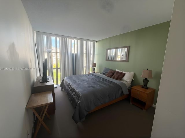 17021 N Bay Rd 706, Sunny Isles Beach, FL 33160