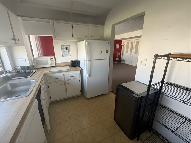 17021 N Bay Rd 706, Sunny Isles Beach, FL 33160