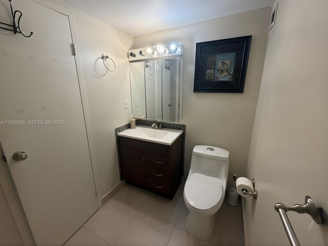 17021 N Bay Rd 706, Sunny Isles Beach, FL 33160