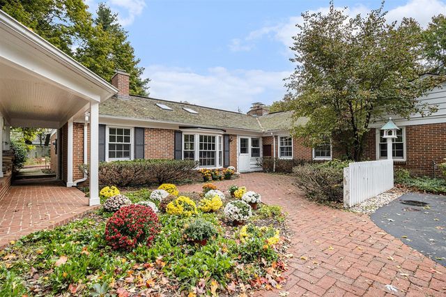 1734 Embury Road, Kalamazoo, MI 49008