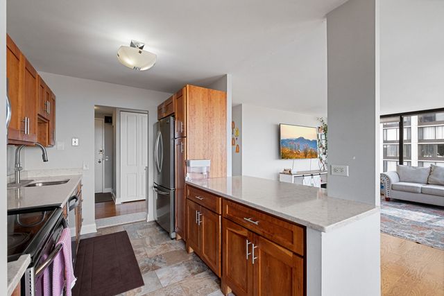 5445 N Sheridan Road 802, Chicago, IL 60640