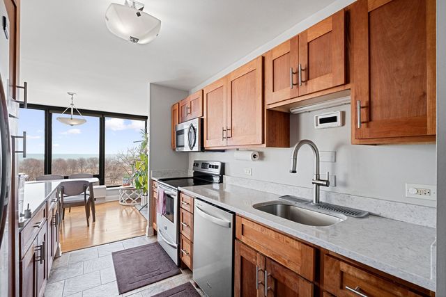 5445 N Sheridan Road 802, Chicago, IL 60640