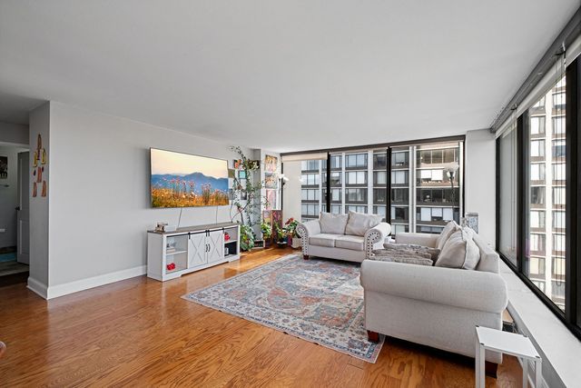 5445 N Sheridan Road 802, Chicago, IL 60640
