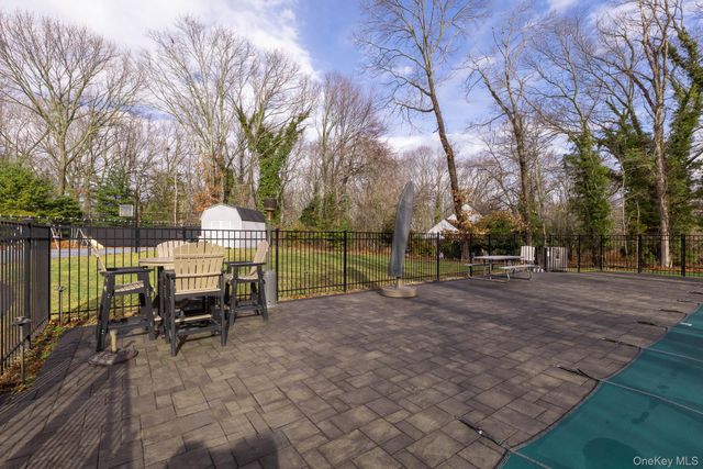 83 Cliff Road, Port Jefferson, NY 11777