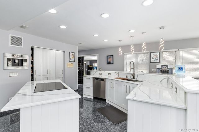 83 Cliff Road, Port Jefferson, NY 11777