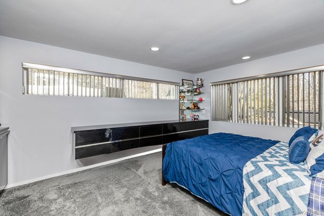 83 Cliff Road, Port Jefferson, NY 11777