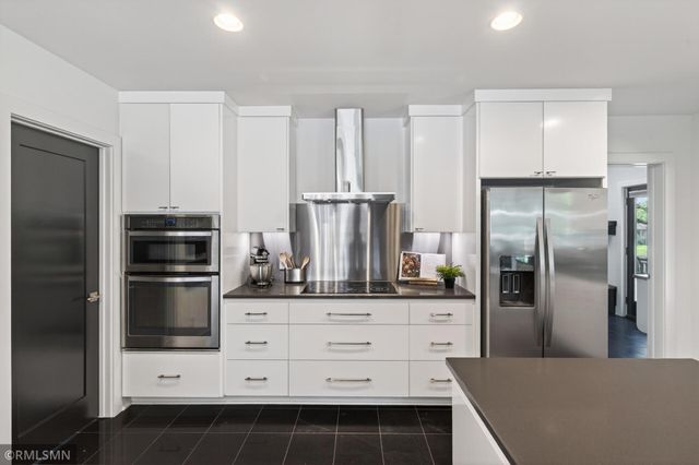 5148 Danens Drive, Edina, MN 55439