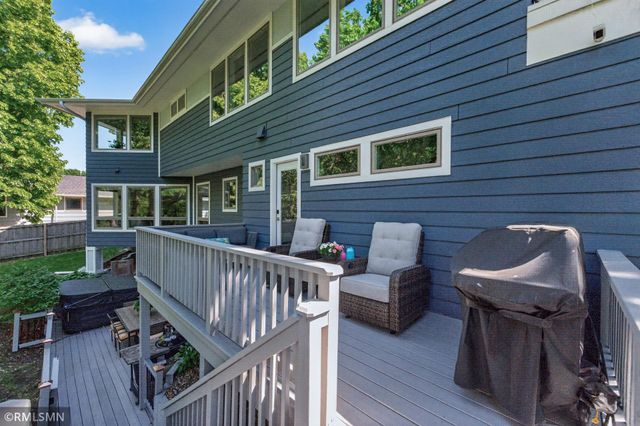 5148 Danens Drive, Edina, MN 55439