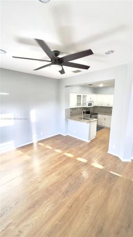 12625 NW 56th St, Coral Springs, FL 33076