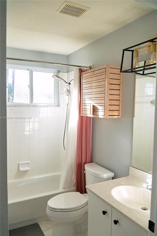 12625 NW 56th St, Coral Springs, FL 33076