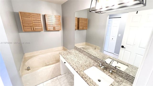 12625 NW 56th St, Coral Springs, FL 33076