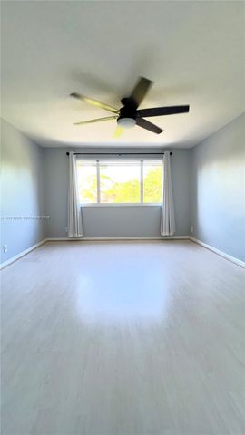 12625 NW 56th St, Coral Springs, FL 33076